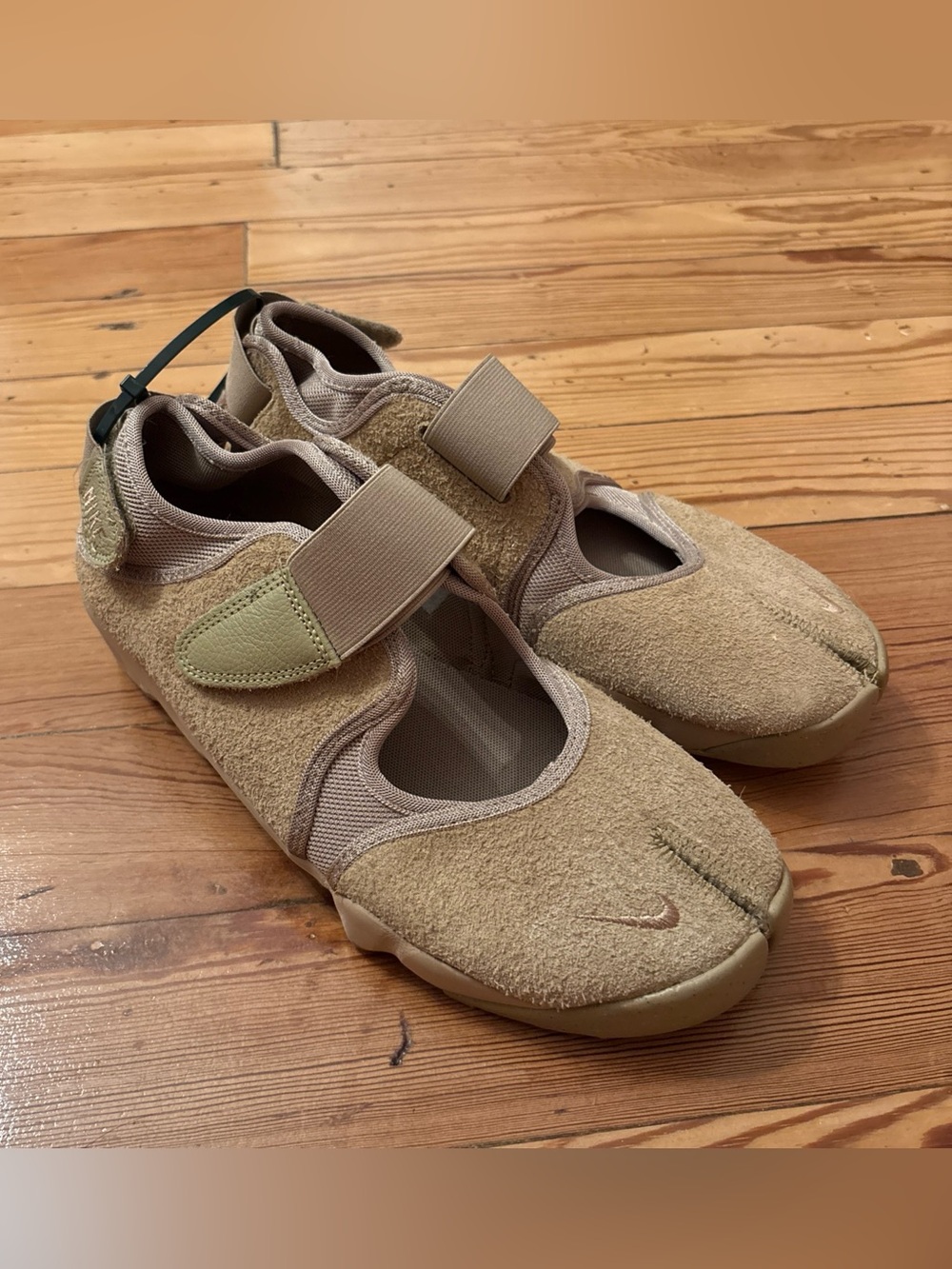 Nike Air Rift, Parachute Beige/Hemp (Size W 11)